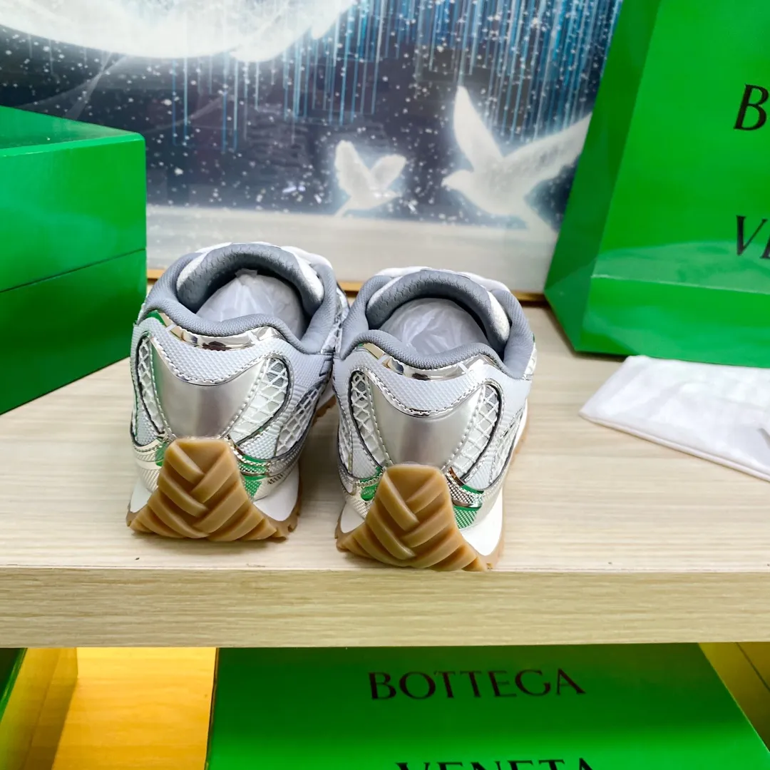 👟👟Ex-factory price 560 High-end version Original 1:1 couple model 👟👟Ex-factory price 560 men's model plus 10🔥New model on the shelves🔥BV Orbit sneakers Wang Yibo's same style couples' Dad Runner sneakers, made of lightweight technical mesh fabric. Features a geometric patterned rubber outsole. The outsole is made of color-blocked T👟👟Ex-factory price U outsole Size: women's shoes 35-40